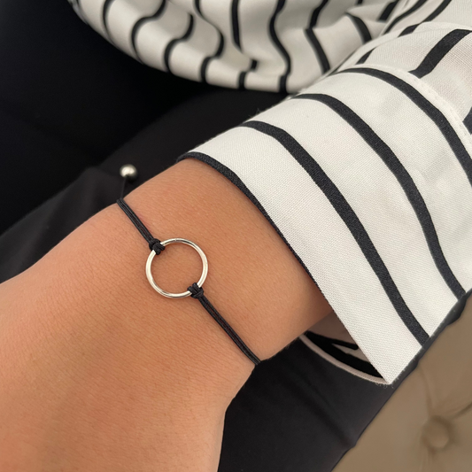 Sterling Silver Circle Thread Bracelet – Handcrafted Minimalist Jewelry